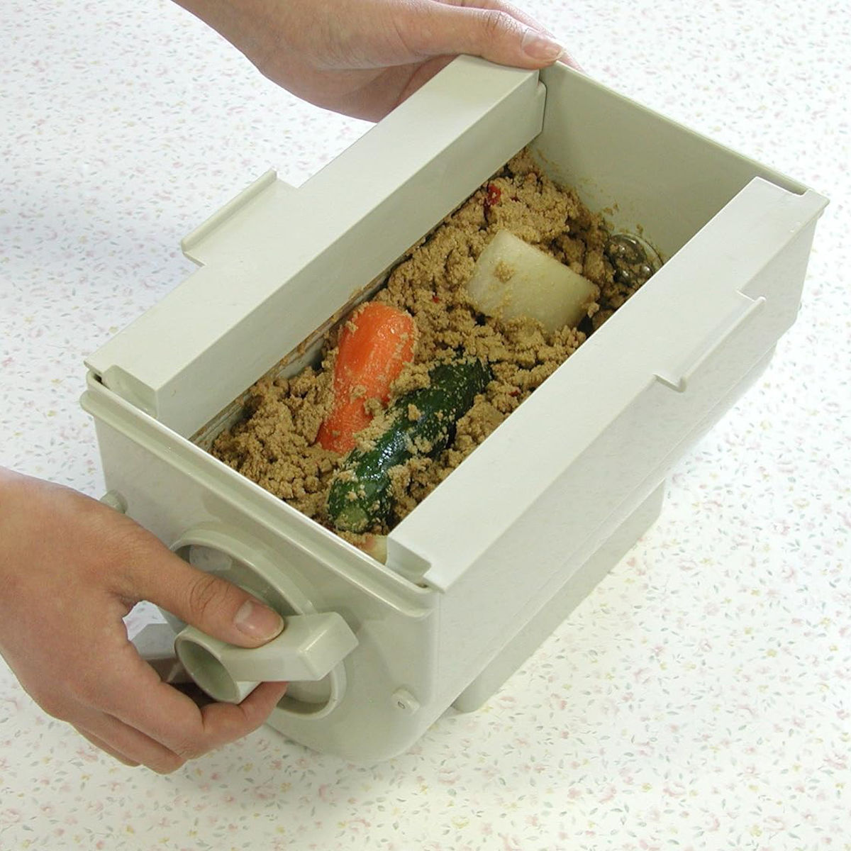 かんたんらくらく ぬか漬け器 ぬか楽 ( ぬか漬け容器 ぬか床ボックス 容器 冷蔵庫 糠漬け 簡単 日本製 漬物器 漬物容器 手が汚れない 水切り プラスチック 軽量 コンパクト ハンドル 発酵食品 腸活 )