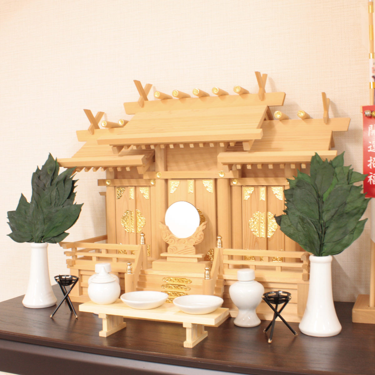 榊 神具 プリザーブド榊 コンパクト榊 一対 高さ25cm ( 造花 プリザーブドフラワー 枯れない 水換え不要 仏壇 お供え 葉 花 フェイクフラワー フェイクグリーン 日本製 供花 御供え 枯れない花 夏 人工 お盆 お彼岸 お墓 法要 )