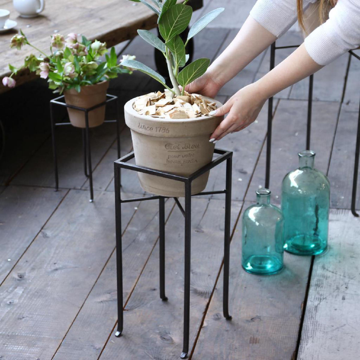 花台 ジョセフアイアン フラワープランターラック Mサイズ ( プランター スタンド ガーデニング用品 鉢置き 園芸 鉢台 庭 ベランダ テラス エントランス ガーデニング アイアンフレーム 角型 正方形 )