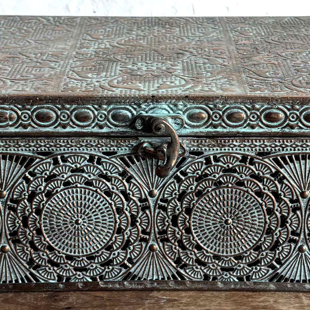 収納ボックス アンクブリキボックス S 小物入れ ふた付き 幅25.5×奥行17×高さ11cm ( 収納ケース 収納 ボックス ケース 収納箱 蓋付き ブリキ フタ付き アンティーク レトロ インテリア ディスプレイ レース )