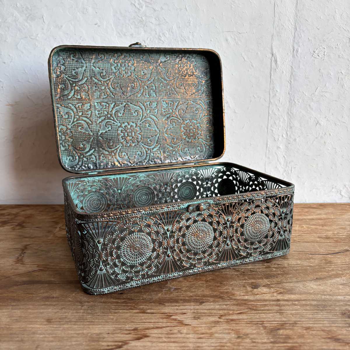 収納ボックス アンクブリキボックス S 小物入れ ふた付き 幅25.5×奥行17×高さ11cm ( 収納ケース 収納 ボックス ケース 収納箱 蓋付き ブリキ フタ付き アンティーク レトロ インテリア ディスプレイ レース )