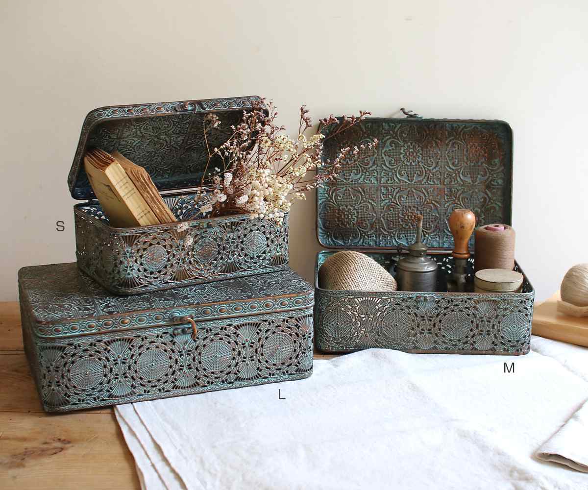 収納ボックス アンクブリキボックス S 小物入れ ふた付き 幅25.5×奥行17×高さ11cm ( 収納ケース 収納 ボックス ケース 収納箱 蓋付き ブリキ フタ付き アンティーク レトロ インテリア ディスプレイ レース )