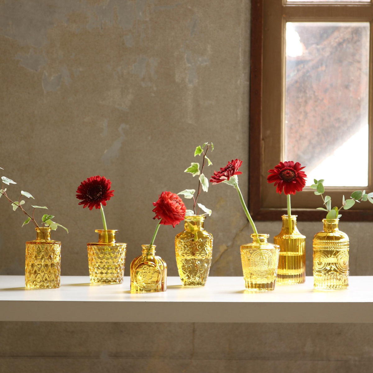 花瓶 プチフラワーベース アンバー ( 花ビン 花びん 花器 ベース フラワーベース フラワー 花 飾る 花入れ ガラス ガラス製 色ガラス おしゃれ 一輪挿し ) 【アン】