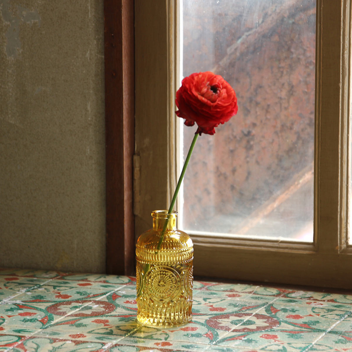 花瓶 プチフラワーベース アンバー ( 花ビン 花びん 花器 ベース フラワーベース フラワー 花 飾る 花入れ ガラス ガラス製 色ガラス おしゃれ 一輪挿し ) 【サンク】 サンク