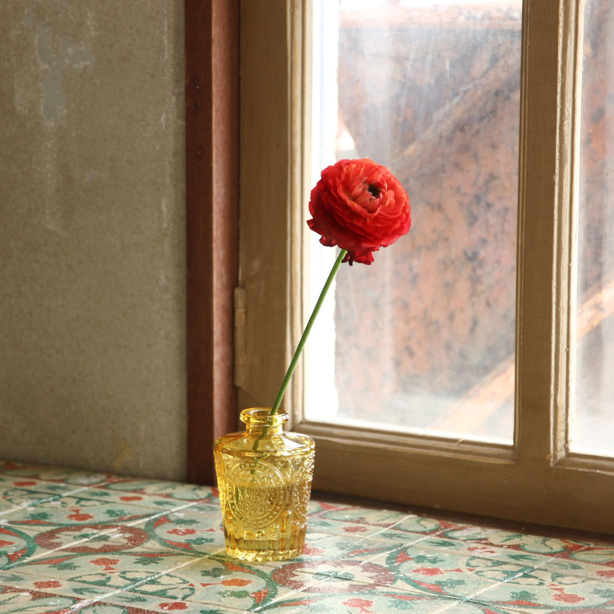 花瓶 プチフラワーベース アンバー ( 花ビン 花びん 花器 ベース フラワーベース フラワー 花 飾る 花入れ ガラス ガラス製 色ガラス おしゃれ 一輪挿し ) 【サンク】 サンク