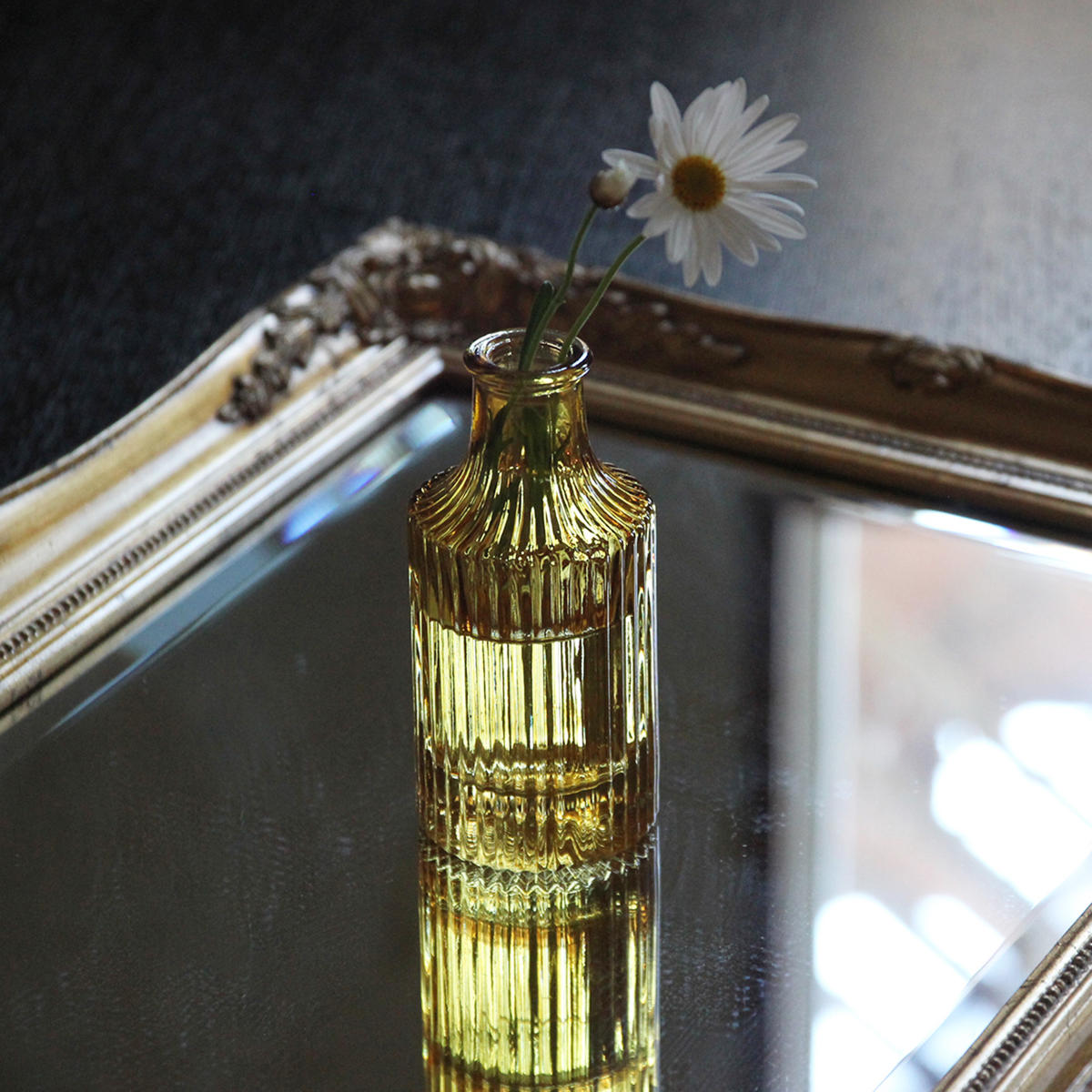 花瓶 プチフラワーベース アンバー ( 花ビン 花びん 花器 ベース フラワーベース フラワー 花 飾る 花入れ ガラス ガラス製 色ガラス おしゃれ 一輪挿し ) 【サンク】 サンク