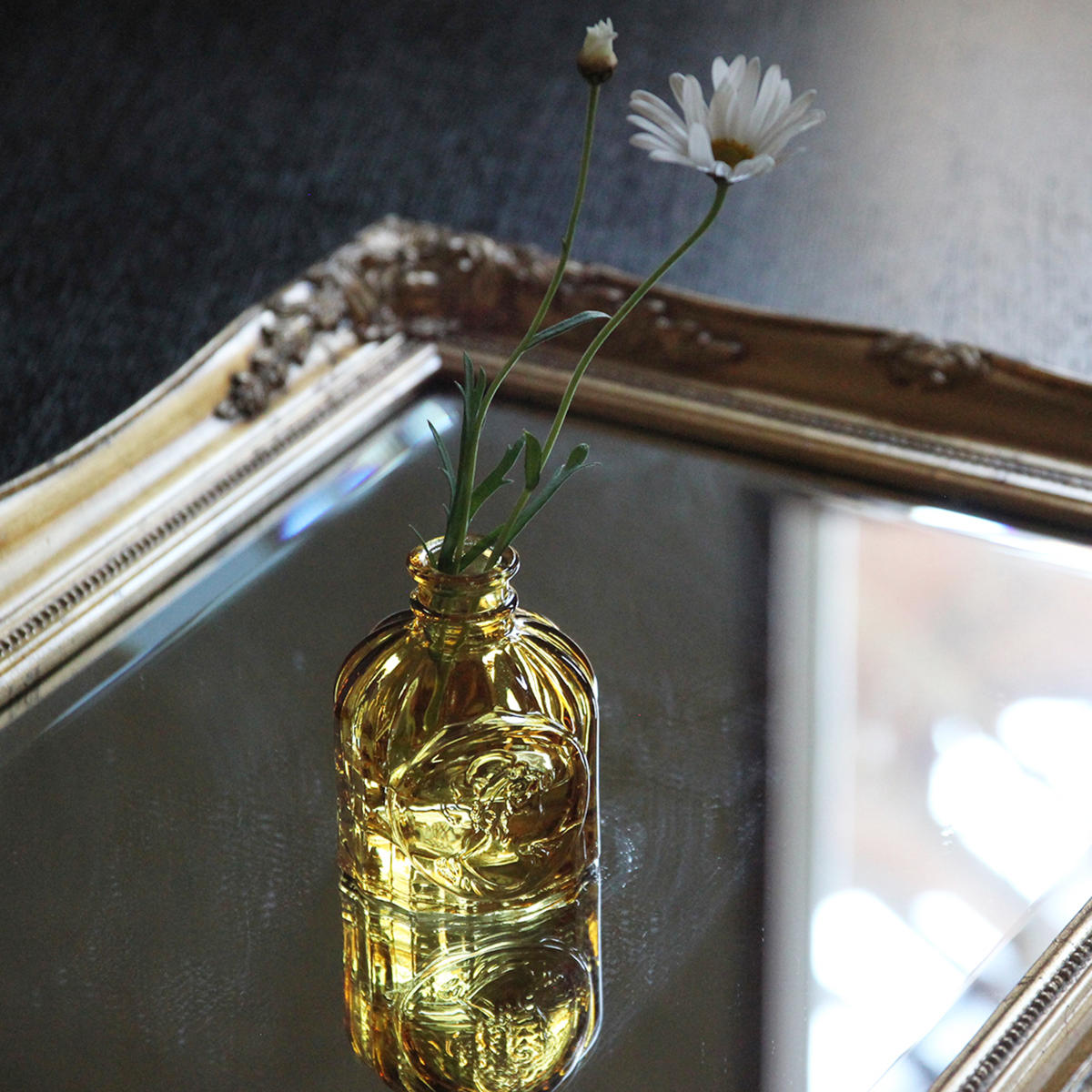 花瓶 プチフラワーベース アンバー ( 花ビン 花びん 花器 ベース フラワーベース フラワー 花 飾る 花入れ ガラス ガラス製 色ガラス おしゃれ 一輪挿し ) 【サンク】 サンク