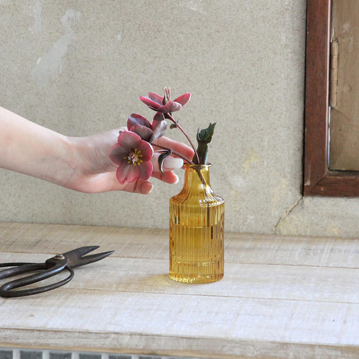 花瓶 プチフラワーベース アンバー ( 花ビン 花びん 花器 ベース フラワーベース フラワー 花 飾る 花入れ ガラス ガラス製 色ガラス おしゃれ 一輪挿し ) 【サンク】 サンク