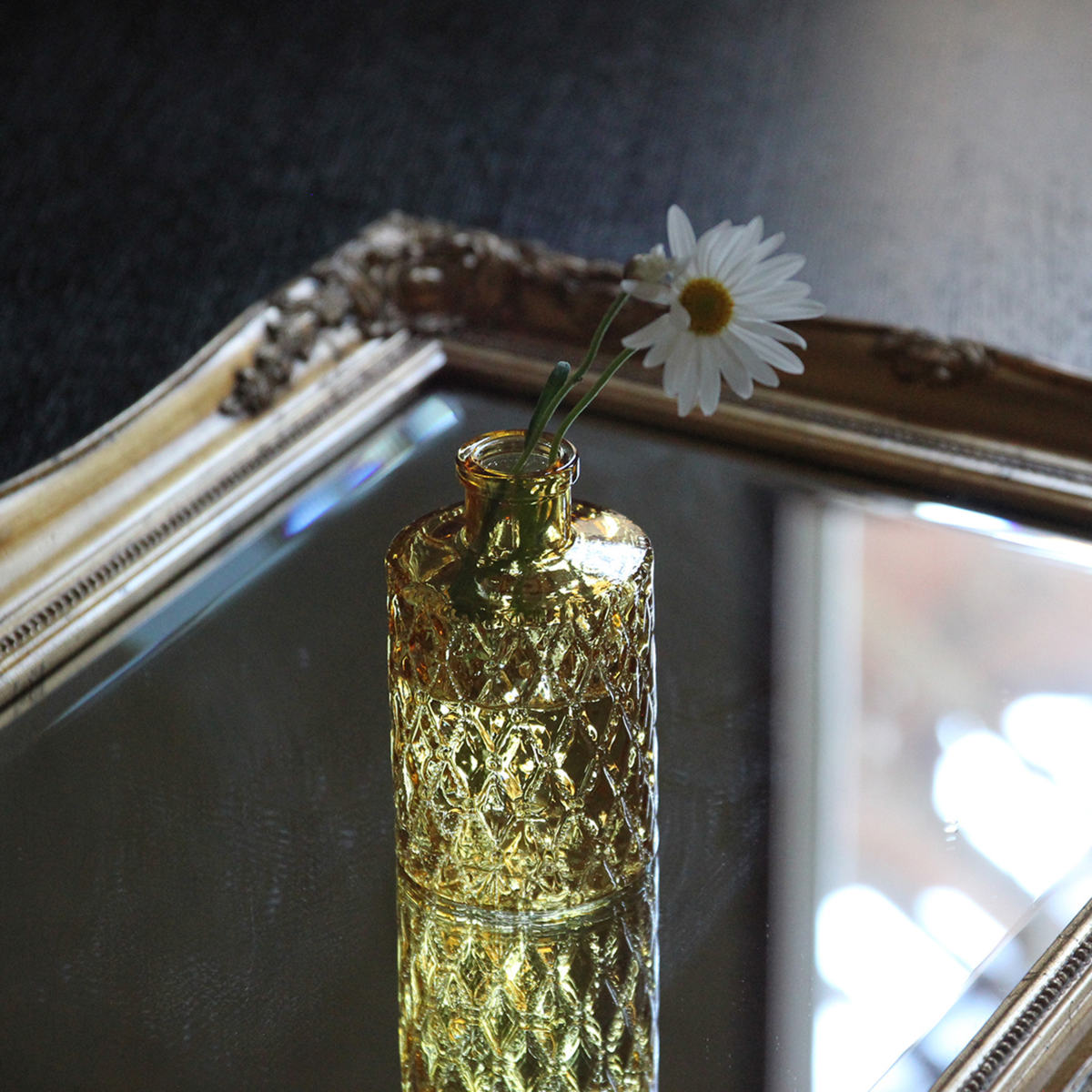 花瓶 プチフラワーベース アンバー ( 花ビン 花びん 花器 ベース フラワーベース フラワー 花 飾る 花入れ ガラス ガラス製 色ガラス おしゃれ 一輪挿し ) 【サンク】 サンク