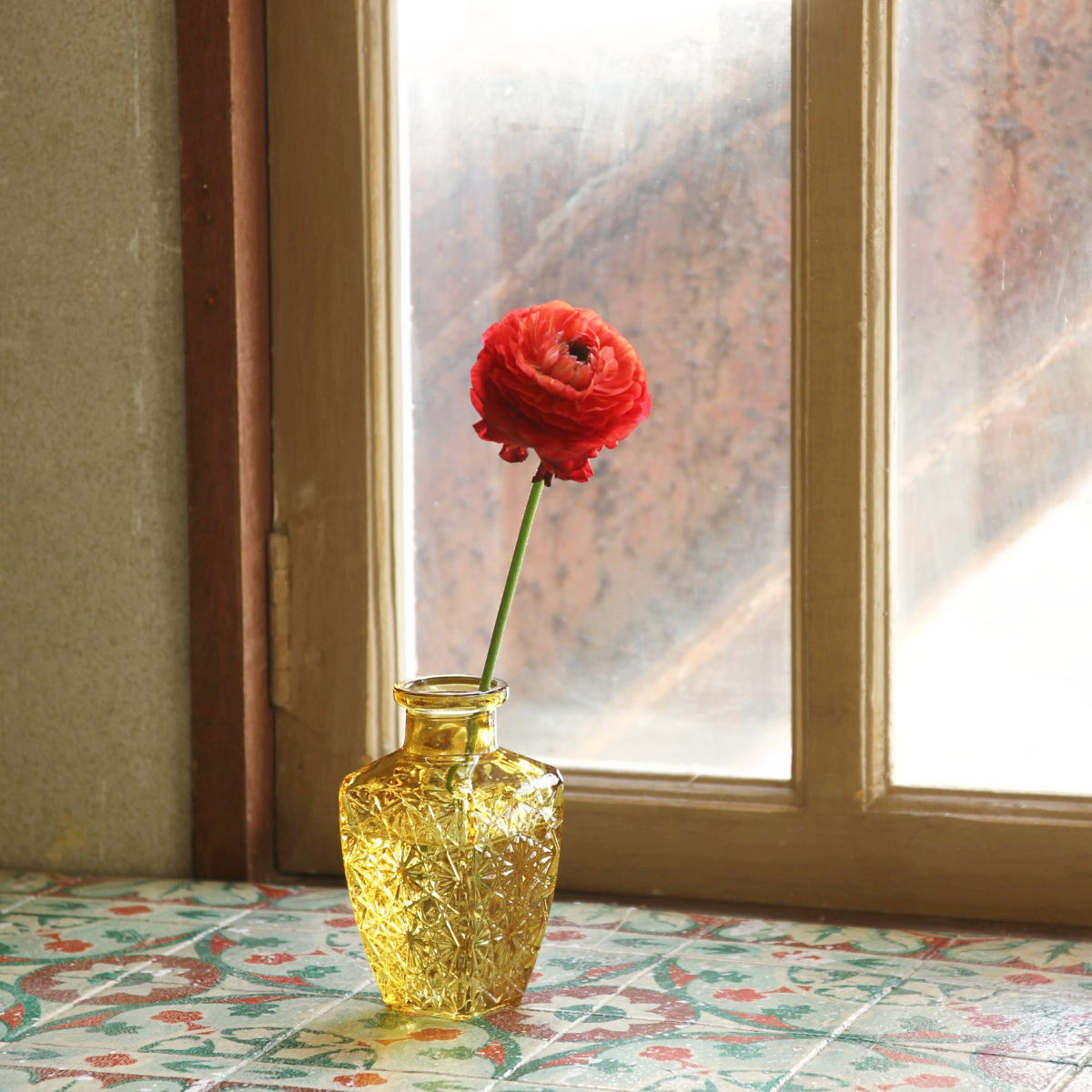 花瓶 プチフラワーベース アンバー ( 花ビン 花びん 花器 ベース フラワーベース フラワー 花 飾る 花入れ ガラス ガラス製 色ガラス おしゃれ 一輪挿し ) 【サンク】 サンク