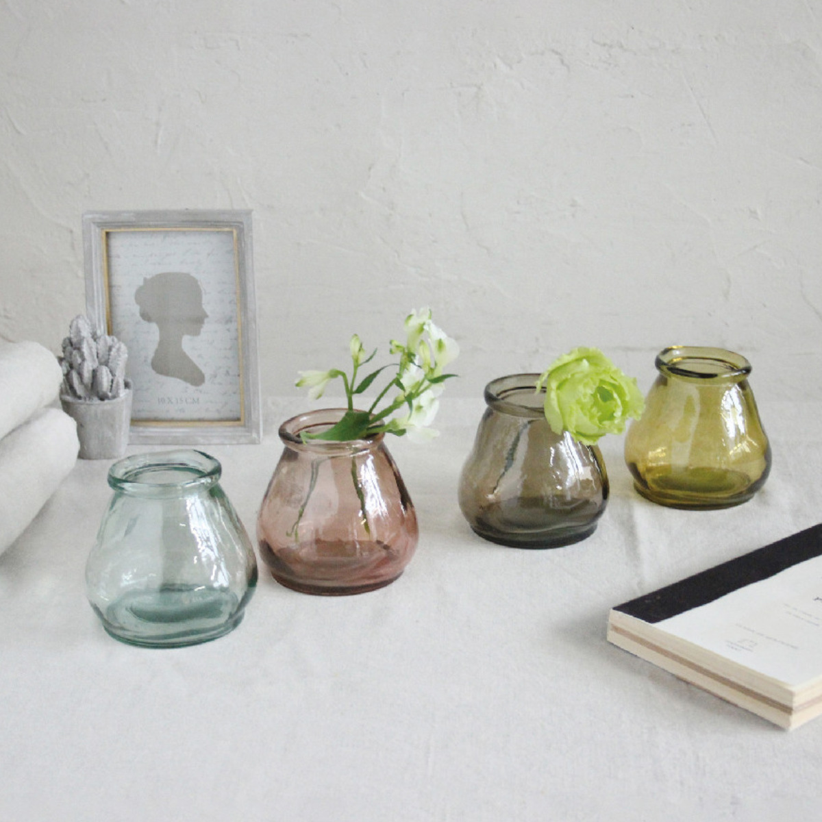 花瓶 VALENCIA リサイクルガラス ミニフラワーベース CERO ( 花ビン 花びん 花器 フラワーベース フラワー 花 飾る 花入れ ガラス ガラス製 クリア 透明 色ガラス おしゃれ 一輪挿し ) 【クリア】 クリア