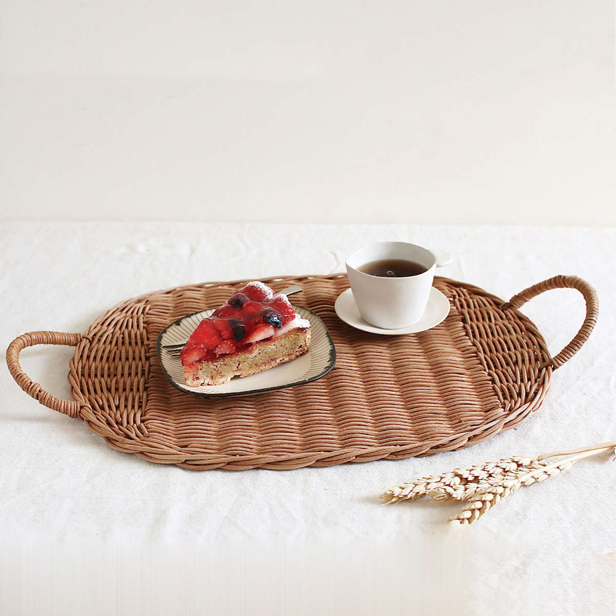 キッチンバスケット MERRY バスケット オーバルトレイ ( ラウンドトレー オーバルバスケット ラタン 籐 籐バスケット トレー 取っ手付き キッチン 収納 浅い かご カゴ 籠 籐かご 小物収納 ナチュラル だ円 おしゃれ )