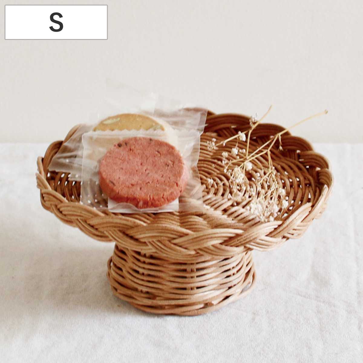 キッチンバスケット MERRY バスケット スタンドトレイ Sサイズ ( ブレッドケース 脚付きパンスタンド トレー ラタン 籐 籐バスケット ブレッド ケーキ スタンド 脚付き キッチン 収納 かご カゴ 籠 ナチュラル 丸型 おしゃれ )