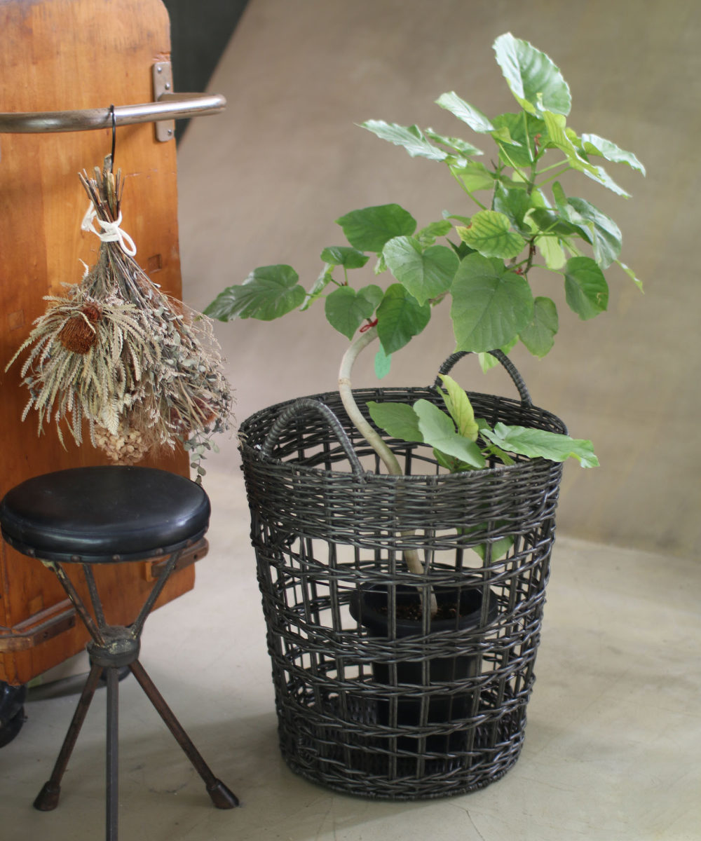 プランターカバー Re-PLA ハンドルラウンドバスケット Lサイズ ( 鉢カバー 鉢入れ 植木鉢入れ かご バスケット 丸 取っ手 スタンド 置き型 観葉植物 鉢植え 花 室内 収納 小物入れ インテリア ナチュラル おしゃれ )【 チャコールグレー 】 チャコールグレー