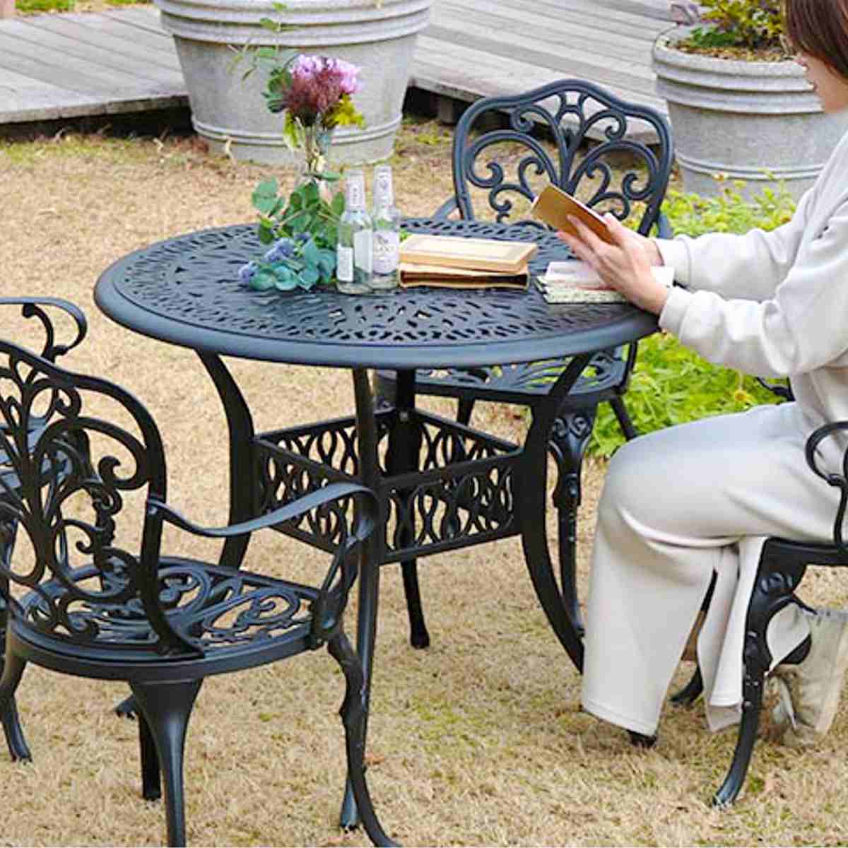 テーブル アルミ製ラウンドテーブル トルペ ( ガーデンテーブル ガーデン 庭 机 丸 ラウンド カフェテーブル カフェ バルコニー テラス テーブルのみ パラソル ガーデンパラソル パラソル用ホール 穴 )