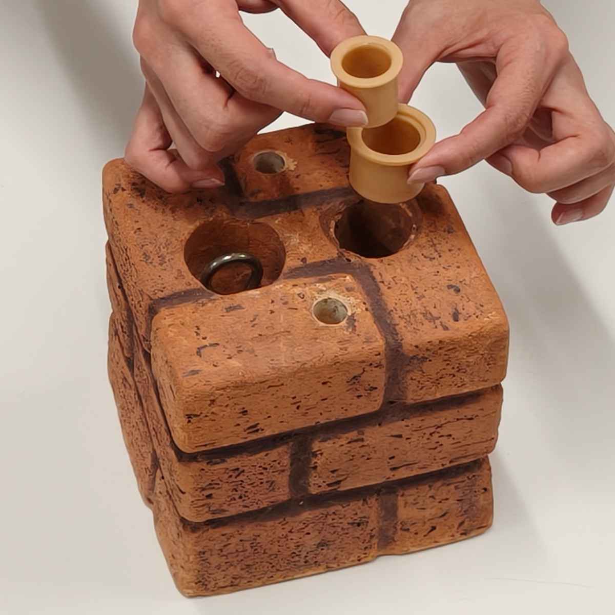 ブロック レンガ調 多機能ブロックウェイト 5kg 4個組 ( 荷重ブロック 固定 固定用 パーツ ブロックウェイト 重り ウェイト フェンス 取り付け バルコニーフェンス ガーデニング 目隠し ガーデンフェンス テラス 屋上 屋外 )