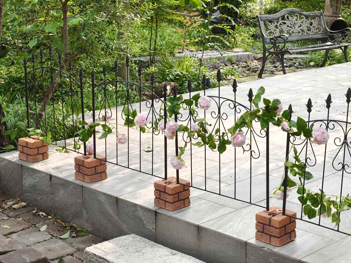 ブロック レンガ調 多機能ブロックウェイト 5kg 4個組 ( 荷重ブロック 固定 固定用 パーツ ブロックウェイト 重り ウェイト フェンス 取り付け バルコニーフェンス ガーデニング 目隠し ガーデンフェンス テラス 屋上 屋外 )