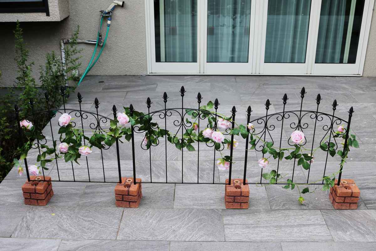 ブロック レンガ調 多機能ブロックウェイト 5kg 4個組 ( 荷重ブロック 固定 固定用 パーツ ブロックウェイト 重り ウェイト フェンス 取り付け バルコニーフェンス ガーデニング 目隠し ガーデンフェンス テラス 屋上 屋外 )