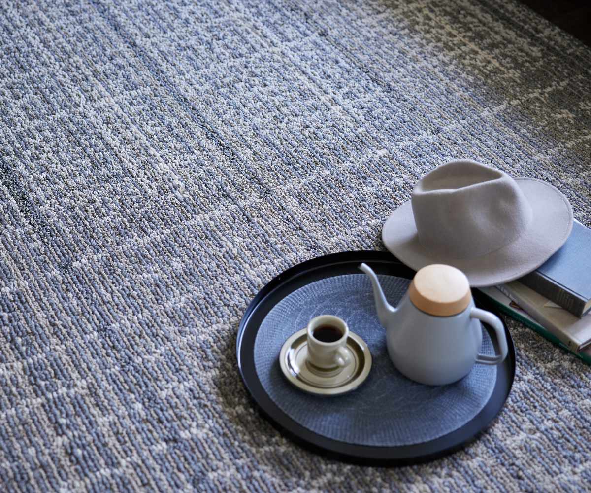 ラグ スミノエ 抗菌・抗ウイルス グレイニー 190×240cm ( カーペット 絨毯 マット ラグマット 長方形 3畳 日本製 抗菌 オールシーズン 防ダニ 抗ウィルス ホットカーペット対応 床暖対応 すべり止め 短毛 軽量 ) 【グレー】 グレー