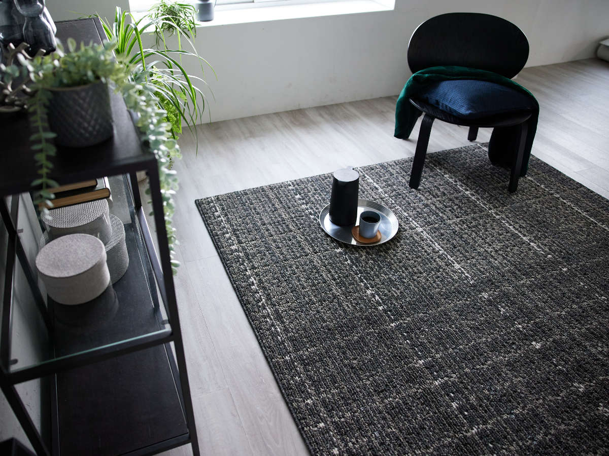 ラグ スミノエ 抗菌・抗ウイルス グレイニー 190×240cm ( カーペット 絨毯 マット ラグマット 長方形 3畳 日本製 抗菌 オールシーズン 防ダニ 抗ウィルス ホットカーペット対応 床暖対応 すべり止め 短毛 軽量 ) 【グレー】 グレー