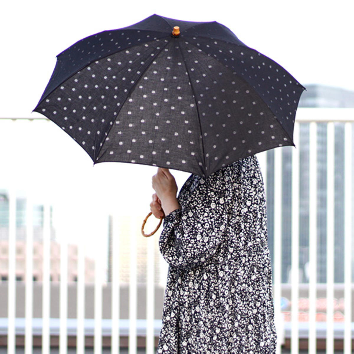 日傘 SURMER 折りたたみ 黒無地 水玉 透かし柄 （ sur mer