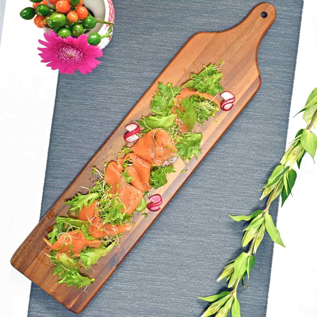 カッティングボード アカシア ロングボード 幅54cm ( 木製 ボード 角型 長角 ピザボード ピザ皿 プレート 皿 お皿 レクタングル おしゃれ かわいい 北欧 北欧風 取っ手付き まな板 パン カフェ サービングボード )