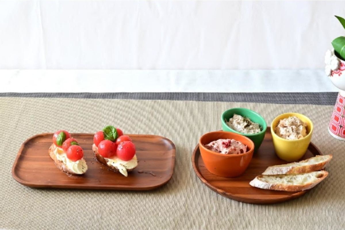 プレート アカシア スタッキング ラウンド S 直径21cm ( 木製 天然木 丸型 丸 木製プレート 木製トレー おしゃれ 北欧 北欧風 トレー トレイ キッチントレイ 積み重ね モーニングプレート パン トースト チーズ おつまみ )