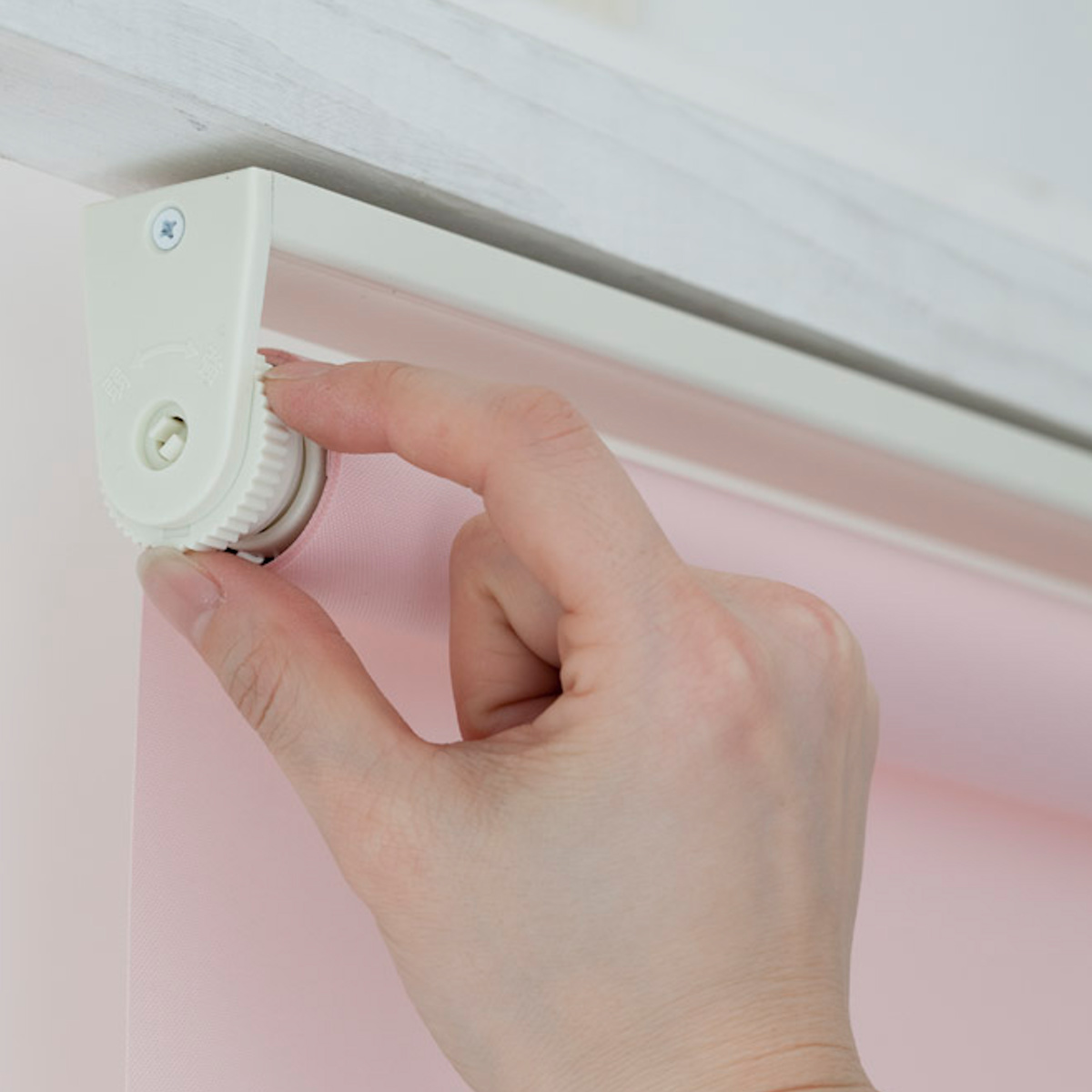 立川機工 ロールスクリーン 無地ウォッシャブル 135×220cm ティオリオ ( ロールアップカーテン カーテンレール 取り付け 屋内 カーテン 間仕切り 日除け 窓 目隠し シンプル 掃き出し窓 採光窓用 玄関窓 ウォッシャブル ) 【アイボリー】 アイボリー