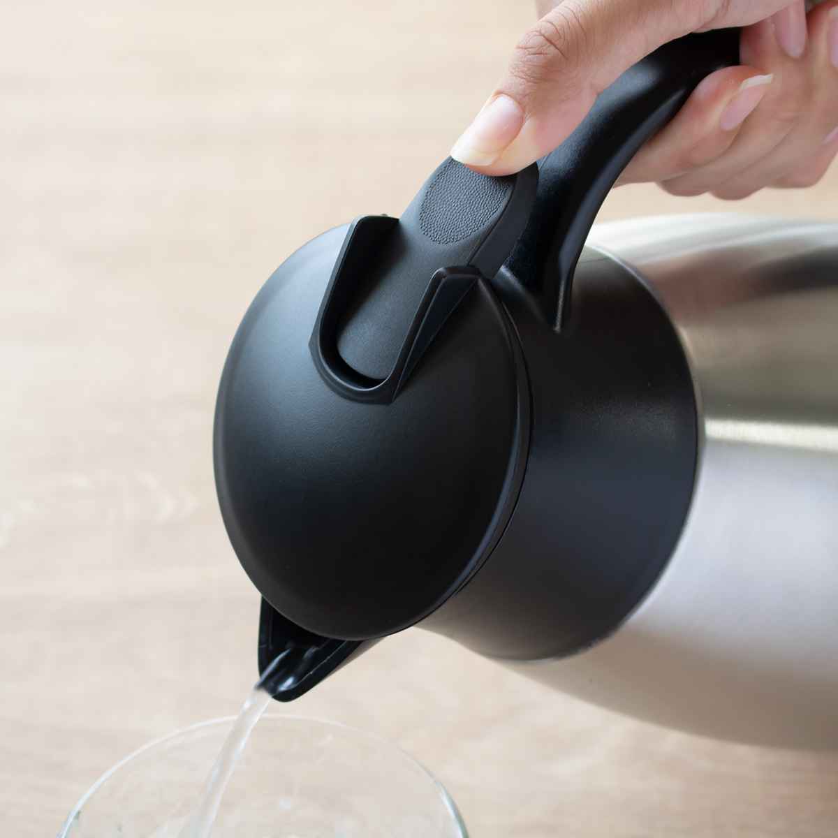 ポット 卓上ポット 1.5L 真空二重構造 ワンプッシュ ( テーブルポット 保温 保冷 魔法瓶 コードレス ステンレス 取っ手付き 卓上 ステンレスポット ピッチャー まほうびん 保温保冷 持ち手 ステンレス製 )