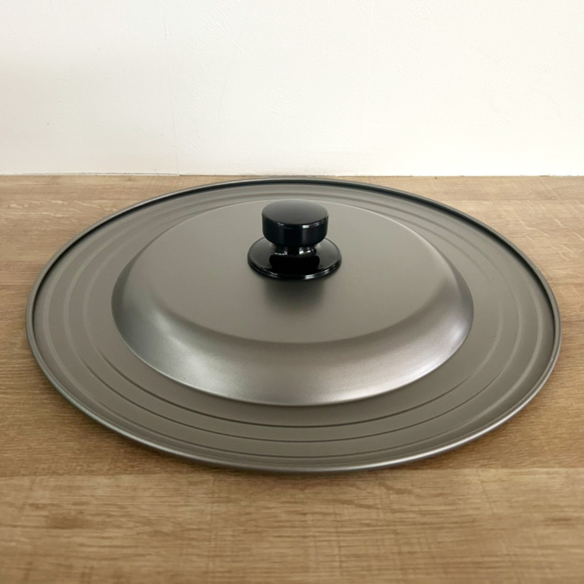 フライパン 蓋 26~30cm フッ素樹脂加工 日本製 フライパンカバー ( フライパンのふた 兼用 鍋フタ 鍋ぶた カバー 鉄製 ふっ素加工 26cm 28m 30cm フタ ふた 鉄蓋 軽い 軽量 薄型 調理器具 キッチン用品 )