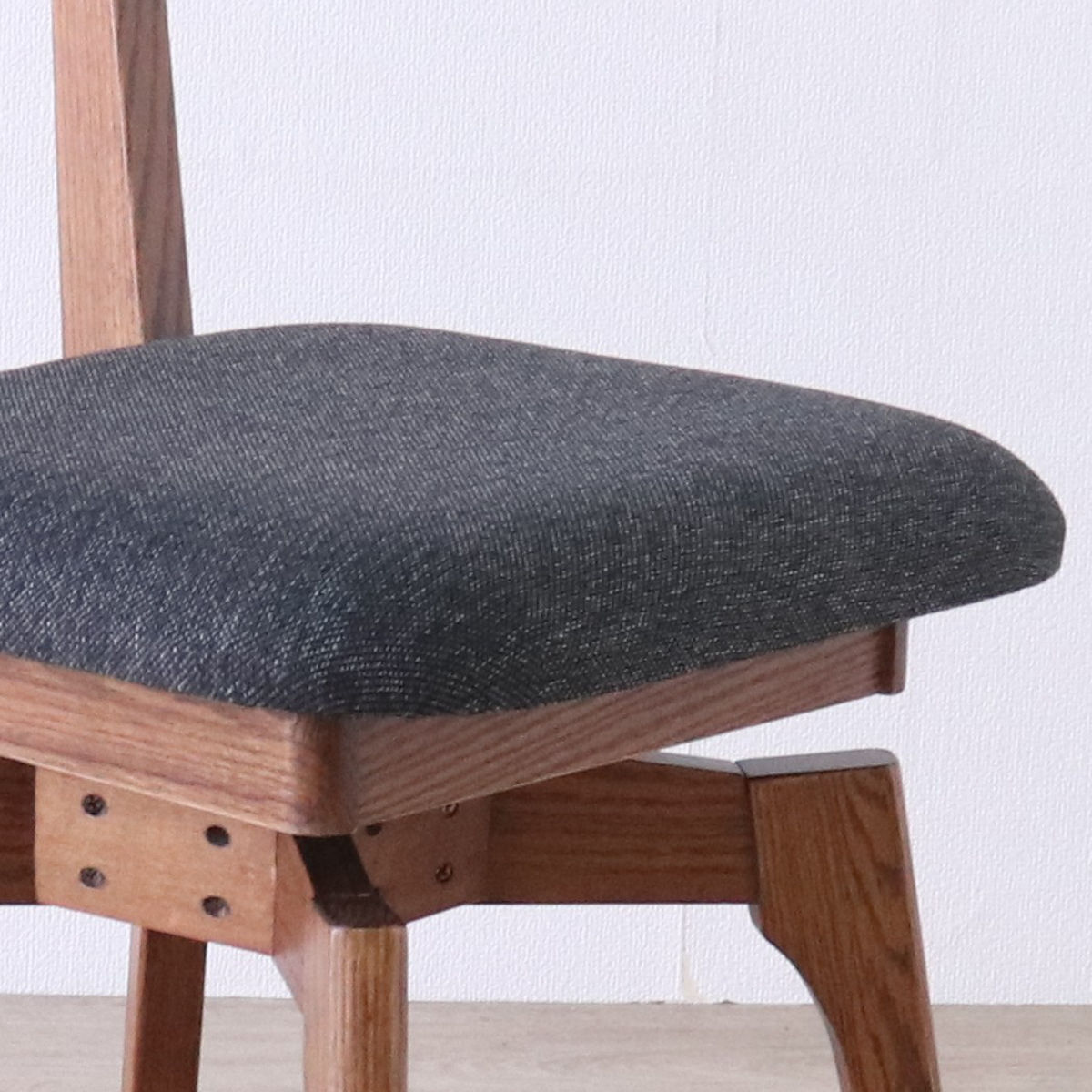 ダイニングチェア 座面高44cm 回転 ウーノ レッドオーク無垢材 ( チェア ダイニング イス 椅子 木製 天然木 食卓椅子 回転椅子 木製チェア 立ち座り 楽 360度回転 ウレタン 疲れにくい 食卓 リビング リビングチェア ファブリック )