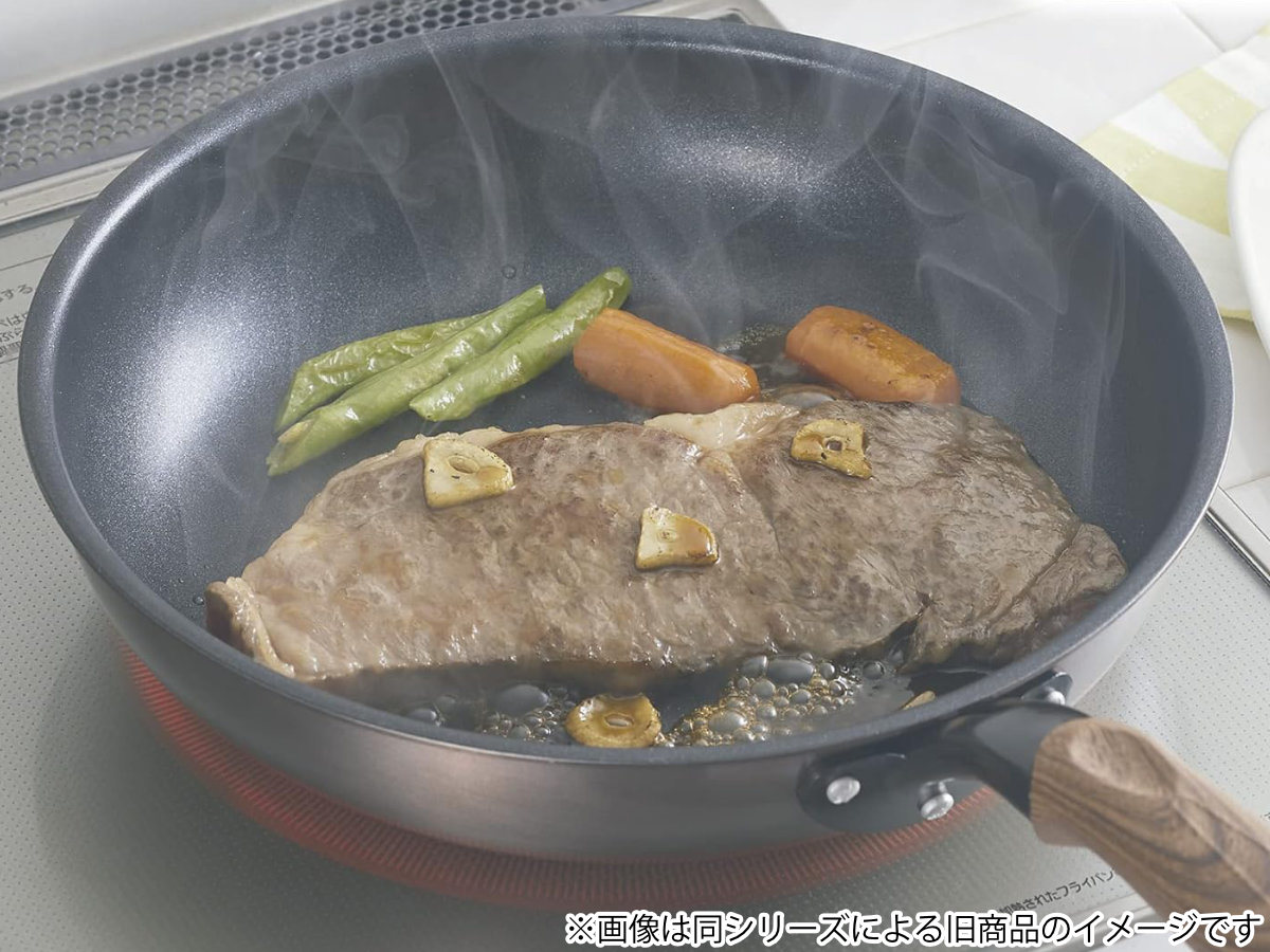 フライパン 26cm IH対応 和楽亭 絢 日本製 ( ガス火対応 オール熱源対応 ふっ素加工 フッ素加工 軽い 26センチ 国産 フッ素コーティング アルミ製 軽量 熱伝導 木目調ハンドル )
