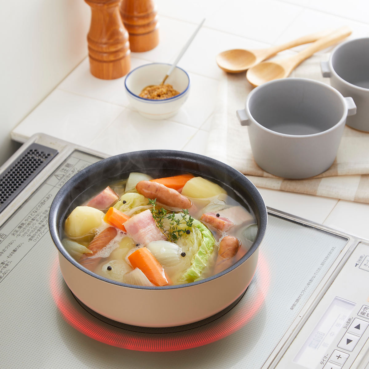 鍋 20cm IH対応 和楽亭 とれパン 取っ手が取れる ふっ素加工 ( ガス火対応 オーブン対応 片手なべ 金属ヘラOK フッ素加工 20センチ アルミ製 軽量 着脱ハンドル別売り ハンドルが取れる )