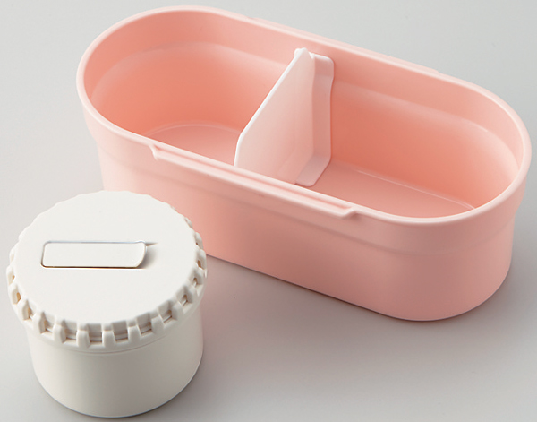 Dショッピング お弁当箱 1段 パスタランチ デイジー 650ml ソース容器付き 弁当箱 ランチボックス 日本製 レディース 一段 レンジ対応 パッキン付き パスタ ソース入れ イエロー カテゴリ 弁当箱の販売できる商品 リビングート ドコモの