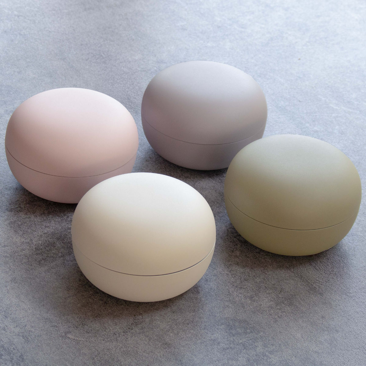 弁当箱 830ml mayu 丼ランチボックス TAKENAKA ( お弁当箱 食洗機対応 レンジ対応 どんぶり 麺 丼 日本製 ドーム蓋 パッキンなし 食洗機OK レンジOK ランチボックス お弁当 2段 ランチバンド付き ドーム型 おしゃれ かわいい ) 【ライトカーキ】 ライトカーキ