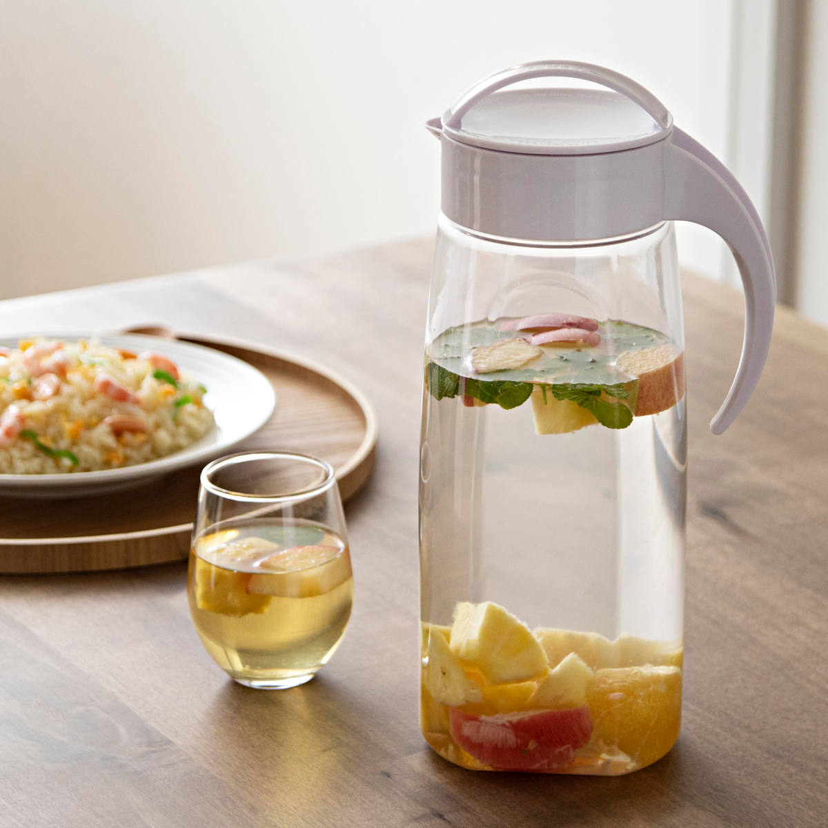 冷水筒 ピッチャー 2.2L ファインジャグ プラスチック 横置き 耐熱 ( 水差し 茶ポット 熱湯 麦茶 冷水ポット 約 2リットル 大容量 スクリュータイプ 取っ手付き 広口 ハンドル付き シンプル 日本製 ) 【ライトブルー】 ライトブルー