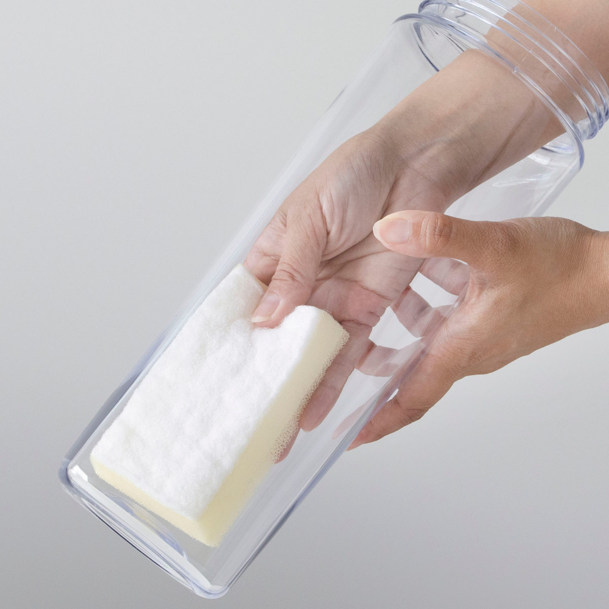 ピッチャー 1.9L スリムジャグ ( 麦茶ポット 冷水筒 冷水ポット 耐熱 横置き 大容量 洗いやすい 冷蔵庫 ポケット 日本製 広口 持ちやすい おしゃれ 倒して 寝かせて 置ける 冷茶ポット ) 【ベージュ】 ベージュ