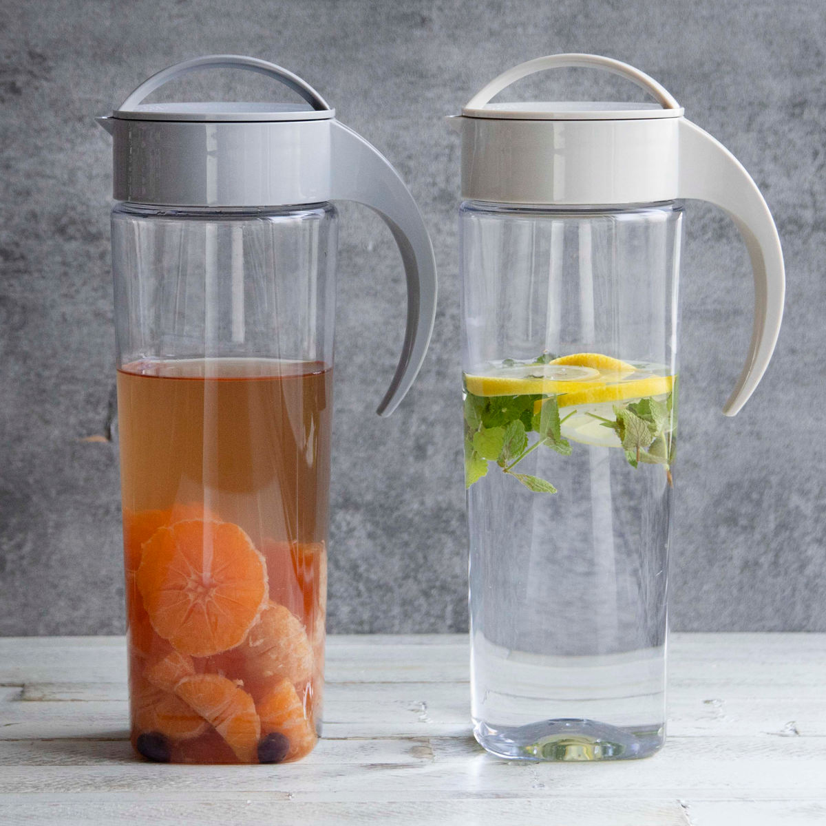 ピッチャー 1.9L スリムジャグ ( 麦茶ポット 冷水筒 冷水ポット 耐熱 横置き 大容量 洗いやすい 冷蔵庫 ポケット 日本製 広口 持ちやすい おしゃれ 倒して 寝かせて 置ける 冷茶ポット ) 【ベージュ】 ベージュ