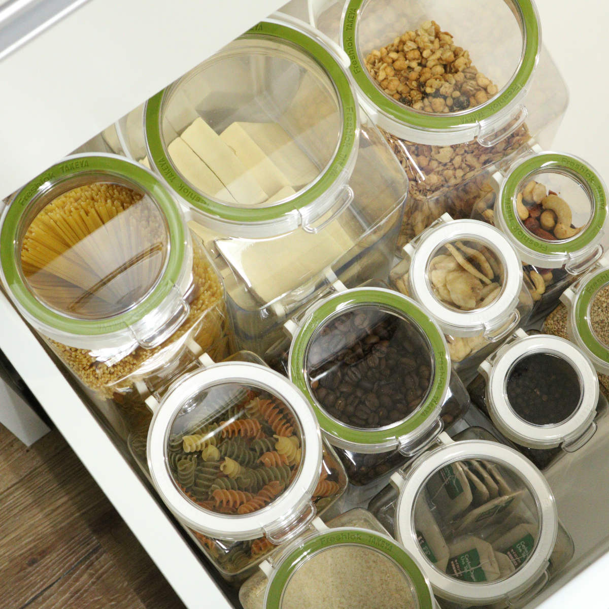 保存容器 1.1L フレッシュロック 角型 選べるカラー 白 緑 茶 ( キッチン収納 キャニスター 調味料入れ ストッカー 密閉 透明 プラスチック 日本製 ワンタッチ 高気密 引き出し収納 冷蔵庫収納 中が見える 軽量 おしゃれ ) 【グリーン】 グリーン