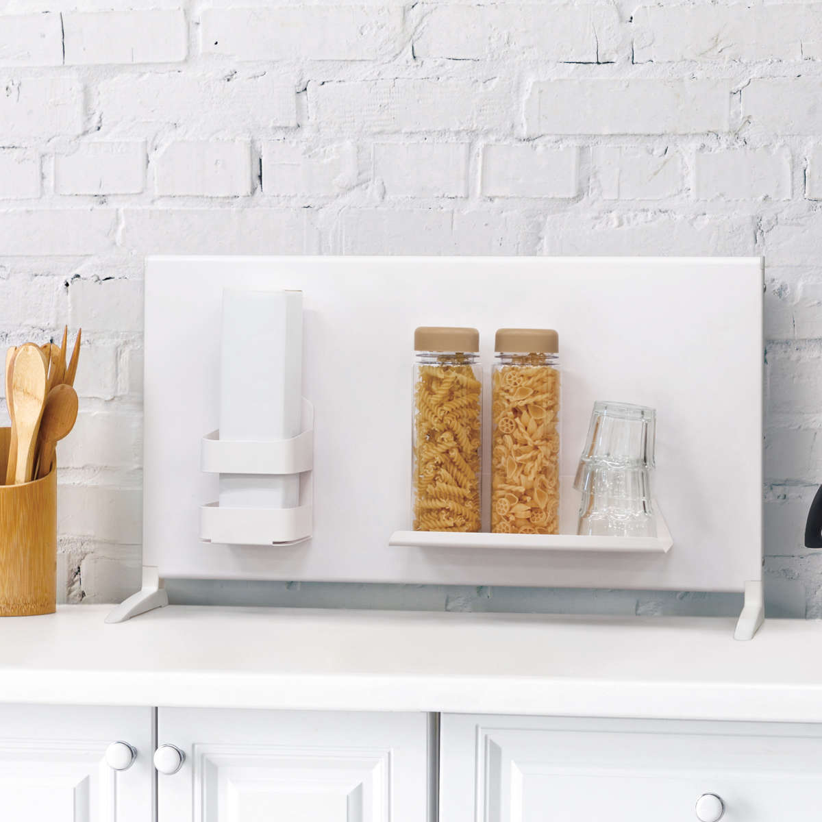 マグネットボード スタンド プラス ハイタイプ 幅60cm トレイ 小物ホルダー ( マグネット ラック キッチン 収納 整理 整頓 卓上 置き型 マグネット収納 キッチン収納 棚 トレー シンク コンロ 周り スチールボード 3点セット )