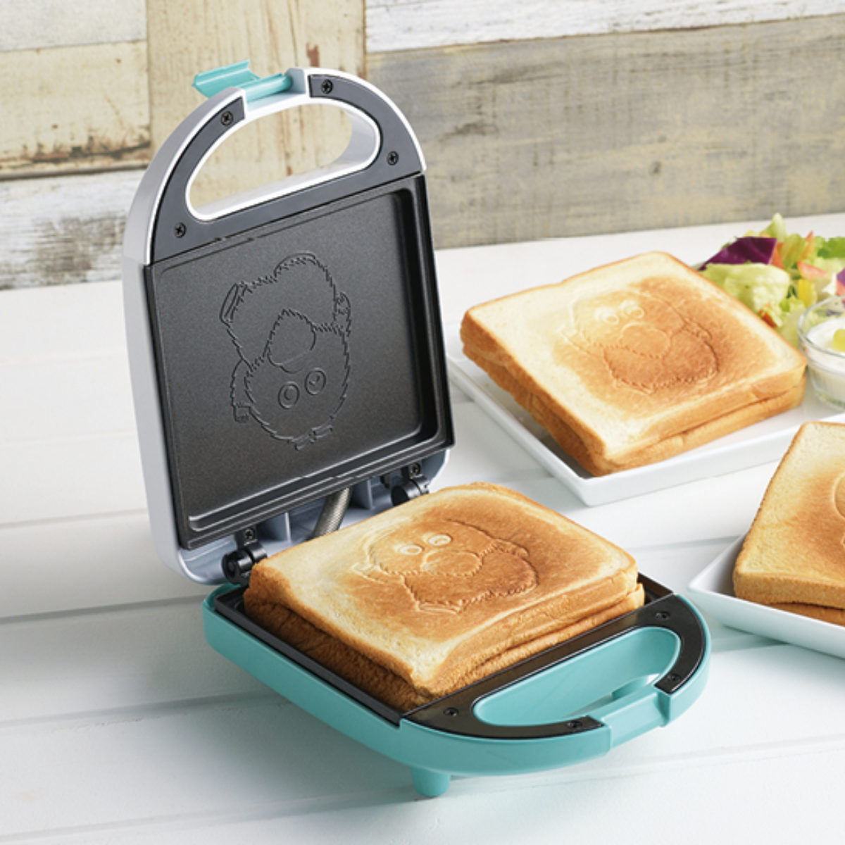 ホットサンドメーカー 電動 ガチャピン・ムック ( ホットサンド 朝食 パーティー おやつ 子供 おしゃれ コンパクト 両面 焼き 食パン サンドイッチ ふっ素加工 調理家電 キッチン家電 電気 かわいい キャラクター )