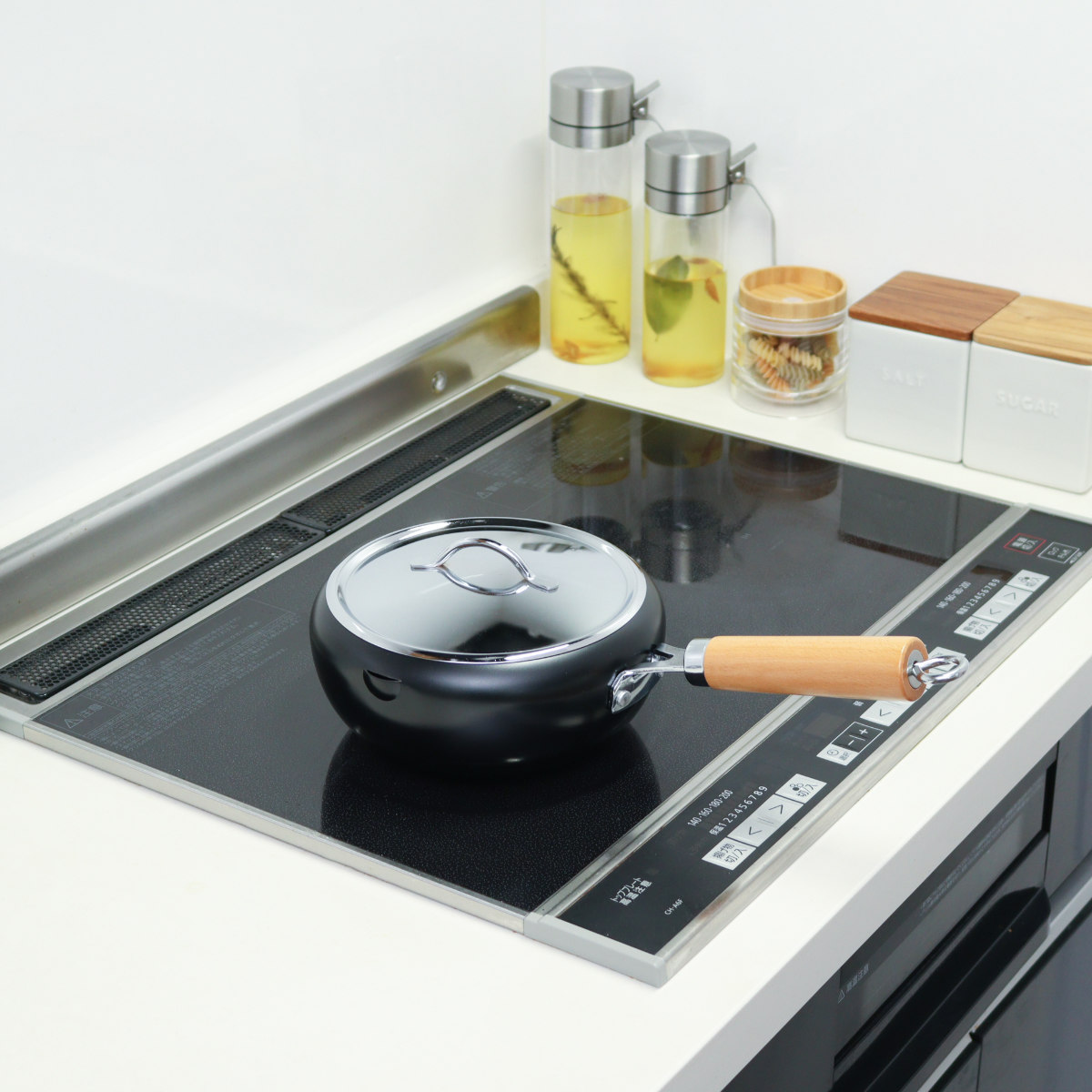 片手天ぷら鍋 20cm IH対応 蓋付き ラルス 油はねしにくい揚げ鍋 ( ガス火対応 揚げ鍋 片手鍋 20センチ 揚げ鍋鉄製 鉄鍋 揚げ物鍋 揚鍋 天婦羅鍋 片手フライ鍋 鍋 なべ 黒 ブラック )