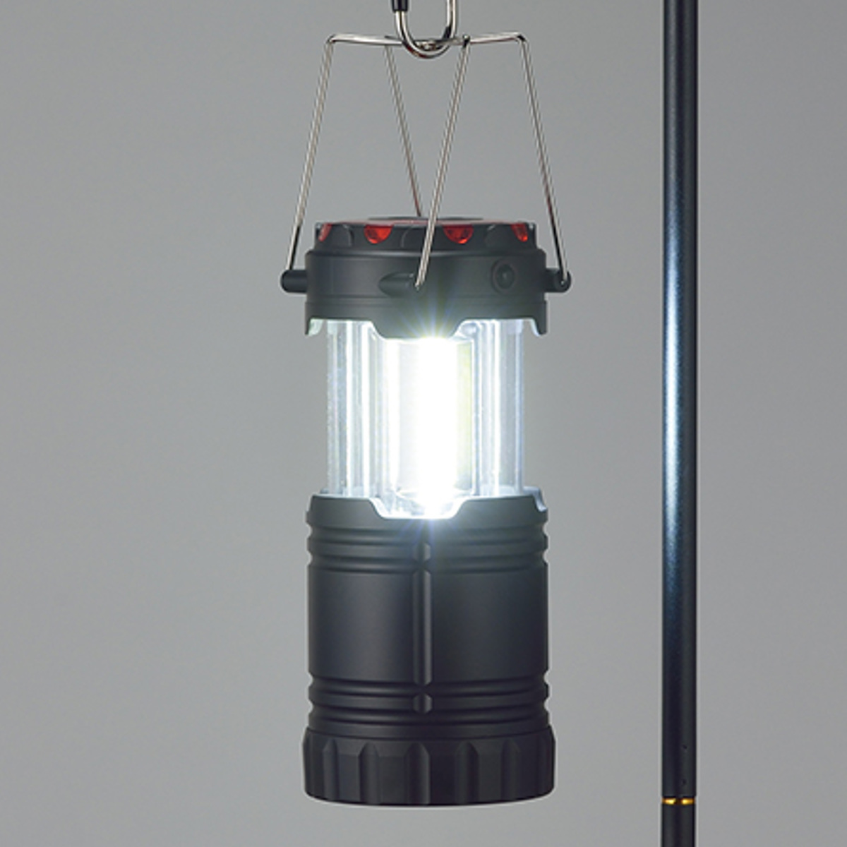 LEDランタン 多機能 ハザードランプ機能 キャッチフィールド （ 電池式 ランタン ライト LED 懐中電灯 非常灯 引くだけ 点灯 赤色点滅灯 ハザードランプ フック付き マグネット アウトドア キャンプ ベランピング BBQ ）