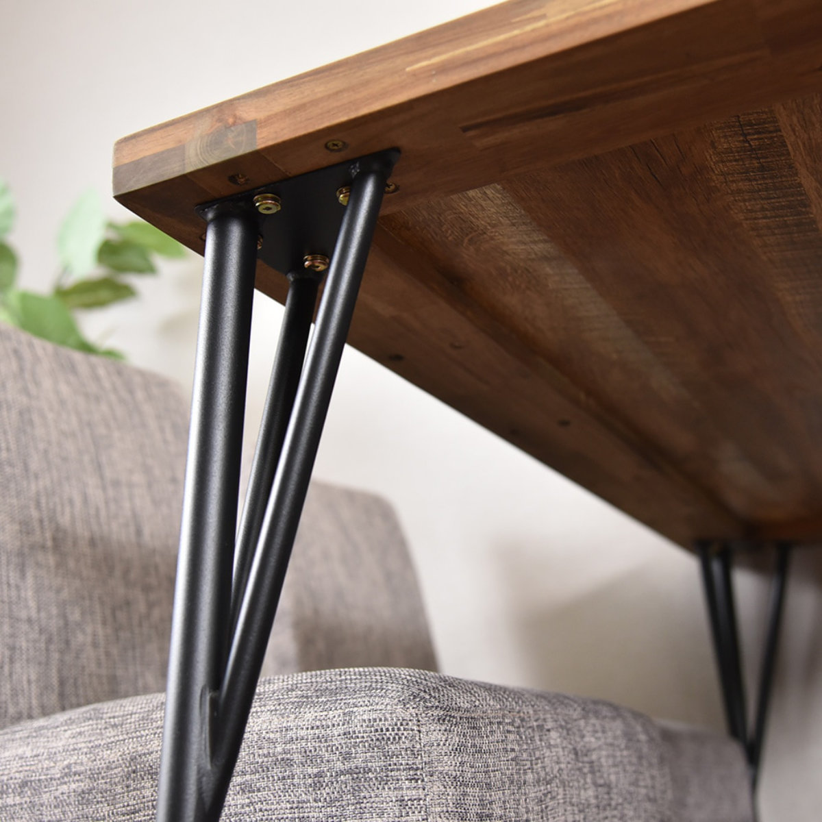 ダイニングテーブル 幅150cm 4人掛け ゲンブ スチール脚 ( テーブル 食卓テーブル 机 食卓机 長方形 ダイニング 食卓 木製テーブル 木製 古材調 ヴィンテージ風 天板 メラミン加工 傷 熱 強い アジャスター付き )