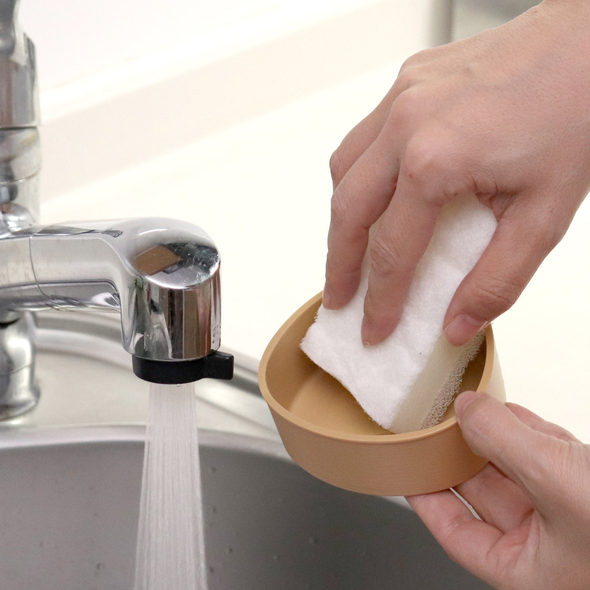 おにぎりケース わっぱおにぎりケース 抗菌 ( おむすびケース 弁当箱 おにぎり おむすび ケース 三角 和風 日本製 お弁当箱 おにぎり用 おむすび用 デザートケース フルーツケース お弁当 弁当 ) 【ダークブラウン】 ダークブラウン