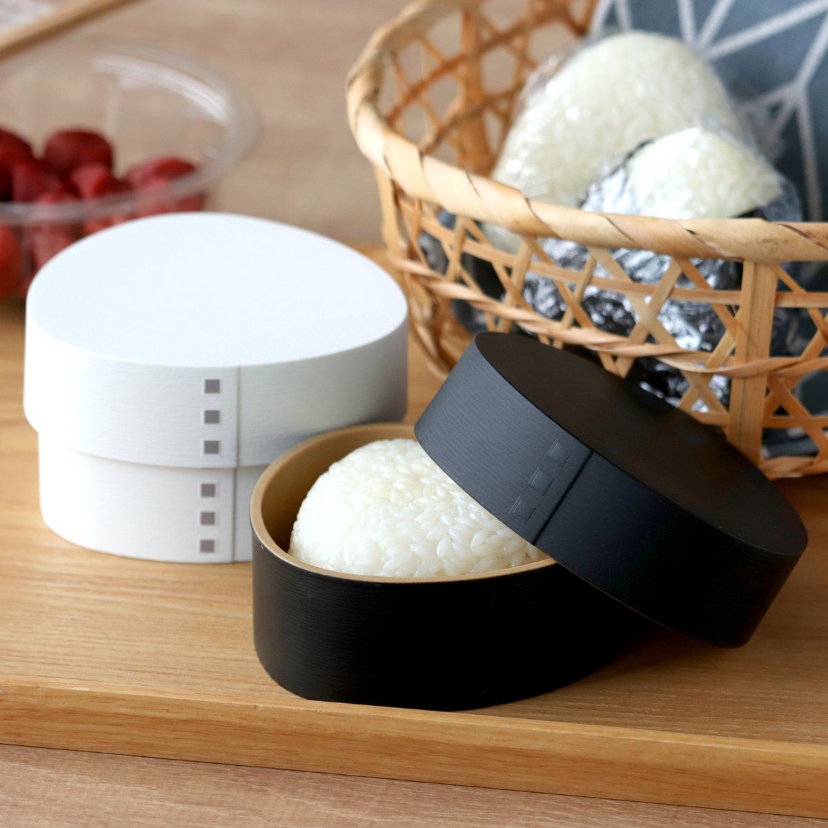 おにぎりケース わっぱおにぎりケース モノトーン 抗菌 ( おむすびケース 弁当箱 おにぎり おむすび ケース 三角 和風 日本製 お弁当箱 おにぎり用 おむすび用 デザートケース フルーツケース お弁当 弁当 ) 【マットホワイト】 マットホワイト