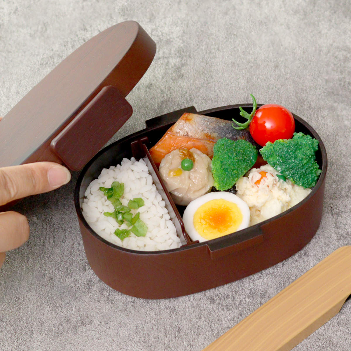 弁当箱 さっと洗えるお弁当箱 プレミアム 木目小判弁当 小 480ml タイト式 ( お弁当箱 ランチボックス レンジ対応 食洗機対応 一段 木目調 レンジOK 食洗機OK 弁当 お弁当 仕切り付き 大人 1段 日本製 ) 【ひのき】 ひのき