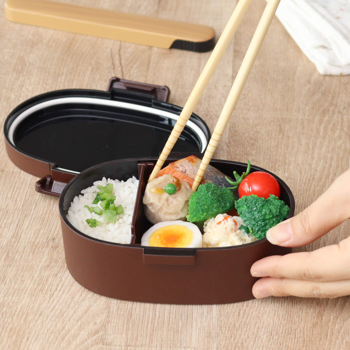弁当箱 さっと洗えるお弁当箱 プレミアム 木目小判弁当 小 480ml タイト式 ( お弁当箱 ランチボックス レンジ対応 食洗機対応 一段 木目調 レンジOK 食洗機OK 弁当 お弁当 仕切り付き 大人 1段 日本製 ) 【ひのき】 ひのき