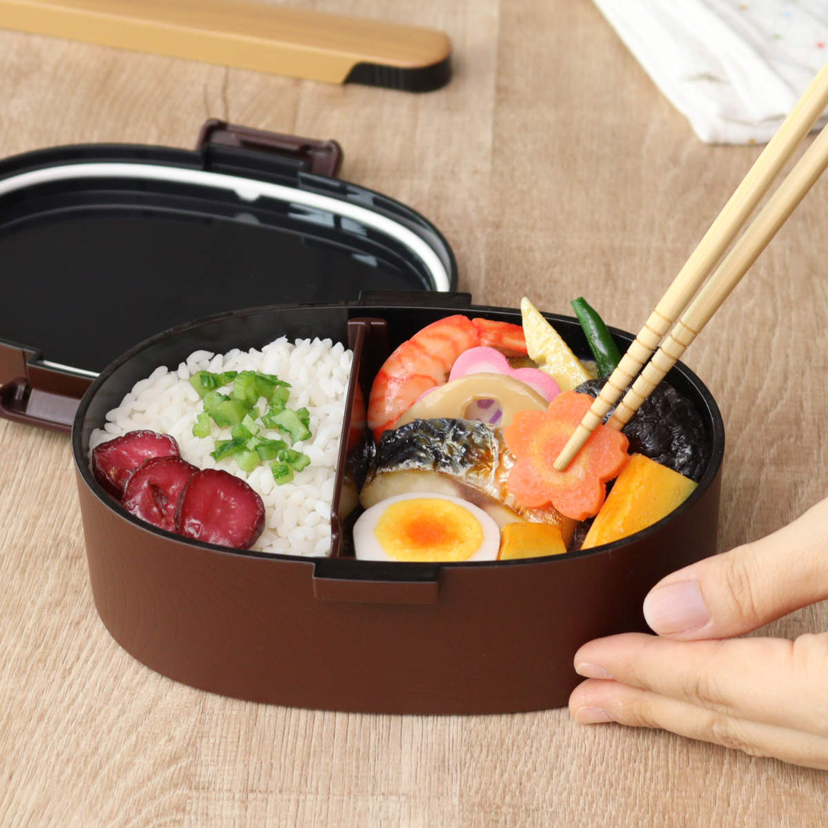 弁当箱 さっと洗えるお弁当箱 プレミアム 木目小判弁当 大 800ml タイト式 ( お弁当箱 ランチボックス レンジ対応 食洗機対応 一段 木目調 レンジOK 食洗機OK 弁当 お弁当 仕切り付き 大人 1段 日本製 ) 【ひのき】 ひのき