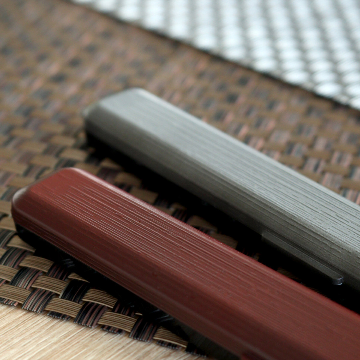 箸箱セット 180千筋箸箱セット 銀朱 銀研 ( 箸&箸箱 カトラリー お箸 はし 箸ケース 和 日本製 滑り止め 和風 天然木 和柄 携帯用カトラリー お弁当用 メンズ レディース 男性 女性 ) 【銀研】 銀研